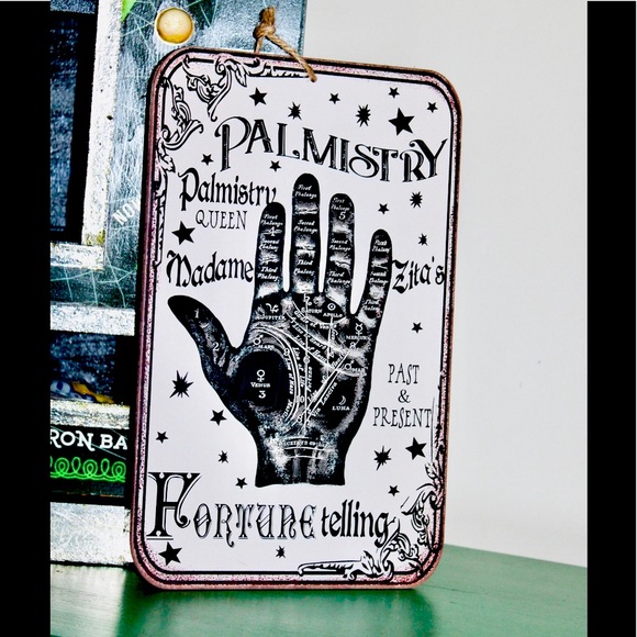 HALLOWEEN PALM READING FORTUNE TELLER WALL DECOR - Picture 7 of 14